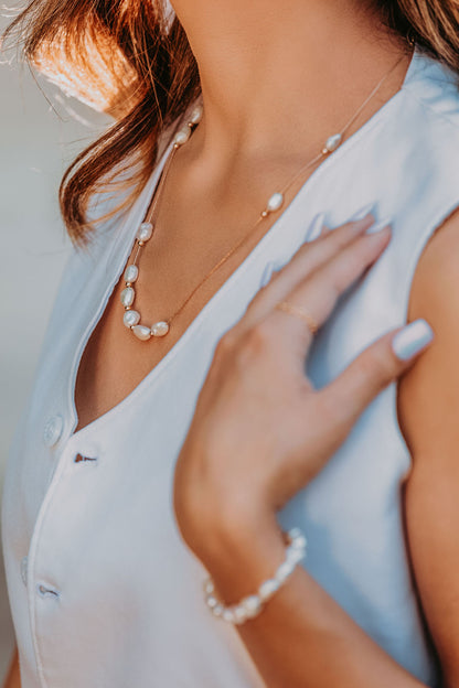 The Modern Light Pearl Necklace