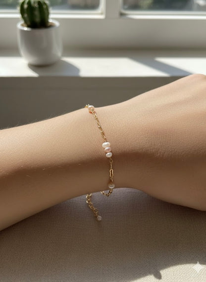 The Sea Spray Pearl Bracelet
