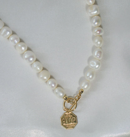 Unique Creation Pearl Clasp Necklace
