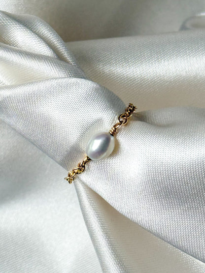 Single Fresh Pearl Chain Ring