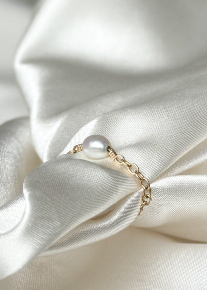 Single Fresh Pearl Chain Ring