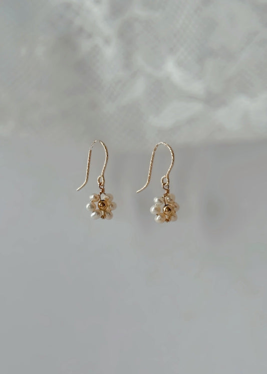 SHASTA Daisy Pearl Earrings