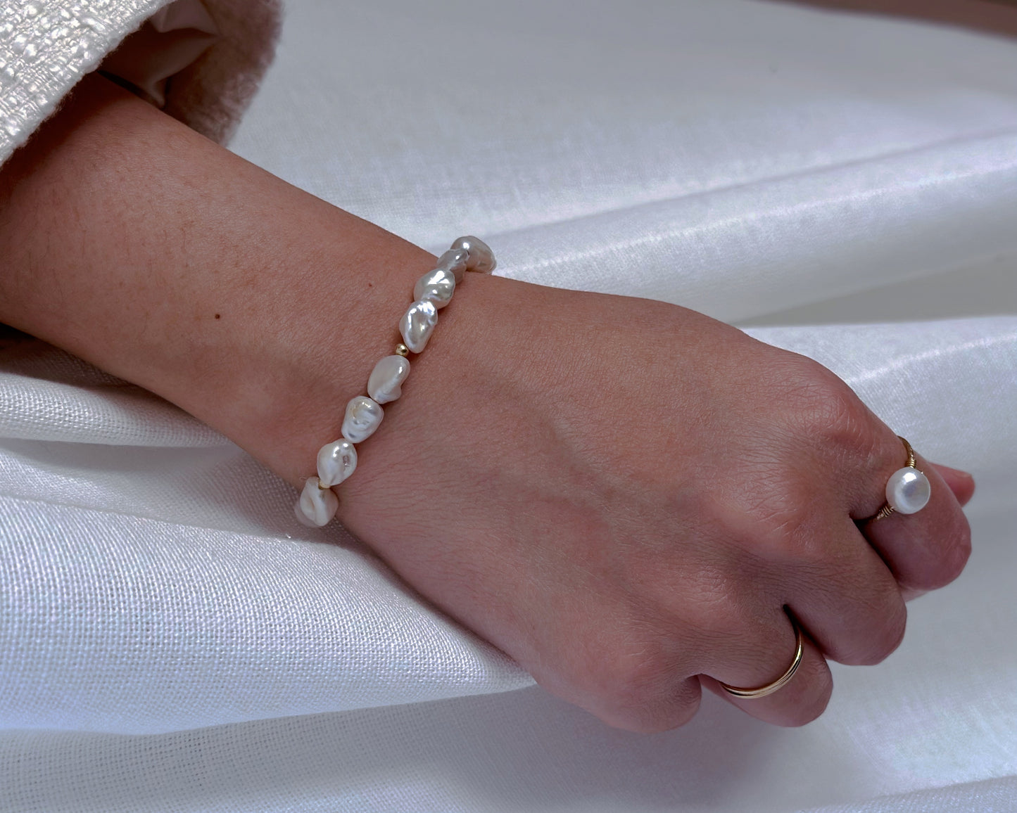 The Pearly White Bracelet