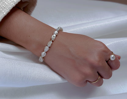 The Pearly White Bracelet