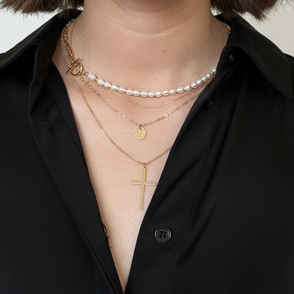 Golden Elegance Pearl Clasp Necklace