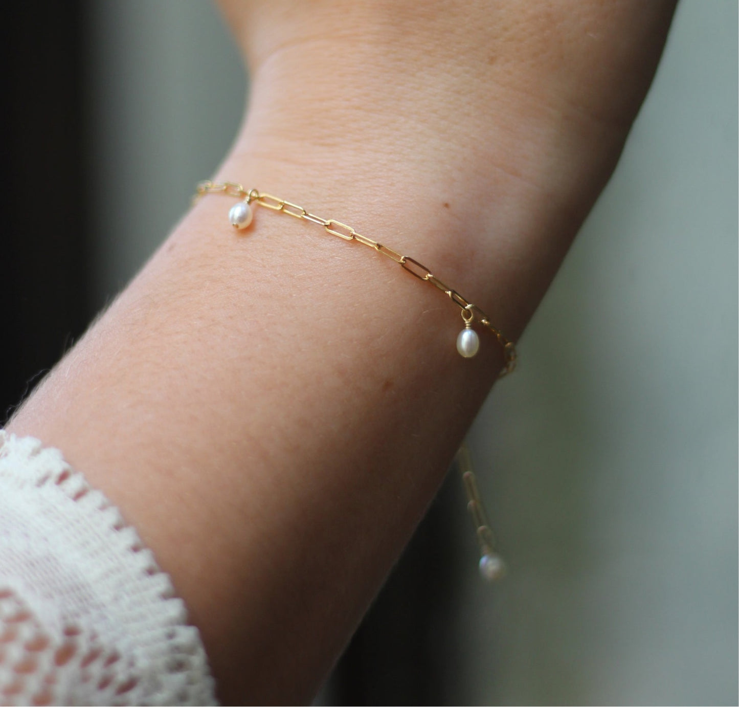 Pearl Dropping Link Bracelet